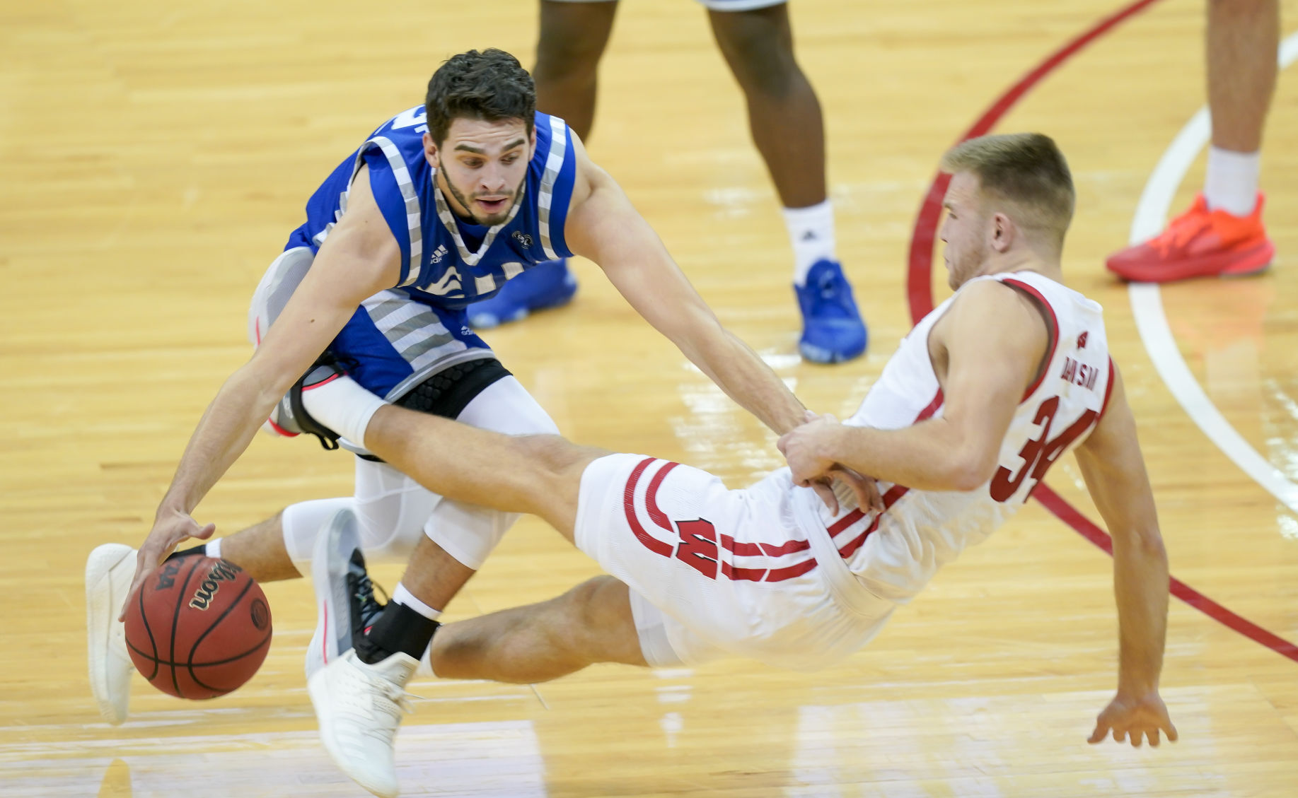 E Illinois Wisconsin Basketball